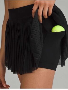 Lululemon Black Mesh Pleated Mid-rise tennis skirt size 6